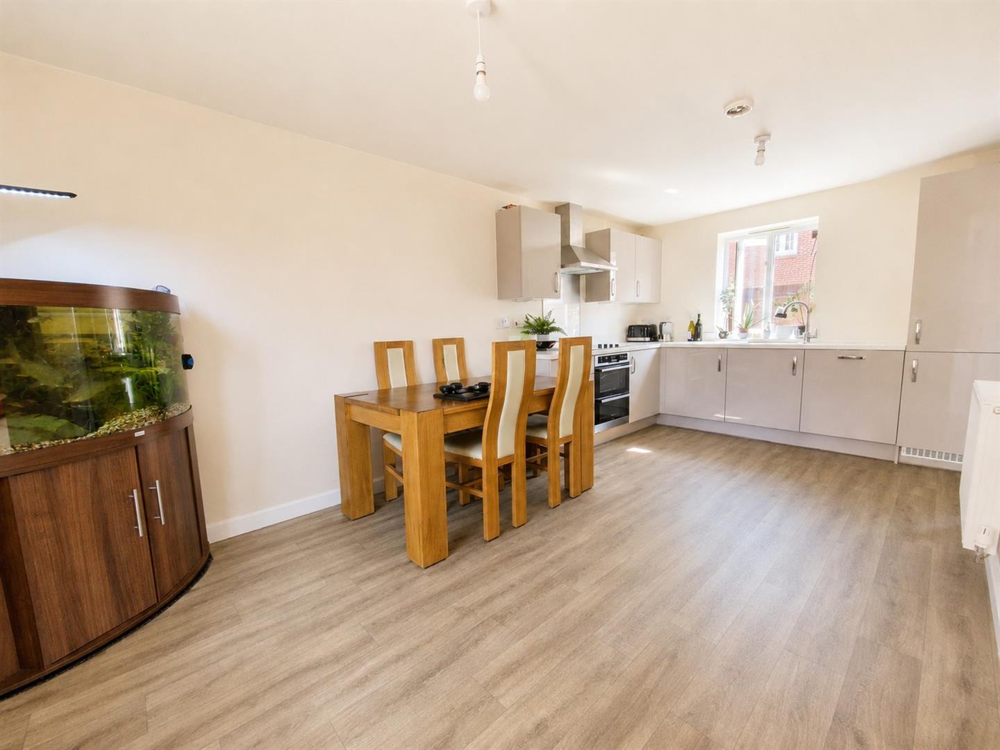 3 bed property in Croxden Gardens, Bedford